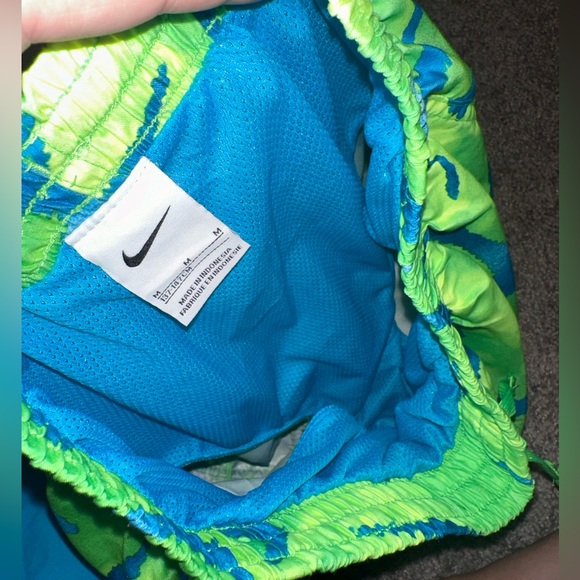 2 boys Nike swim suit trunks size medium - Picture 10 of 11
